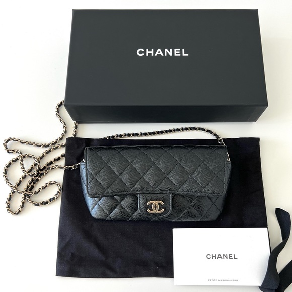 CHANEL Handbags - NWT Chanel Sunglasses Crossbody bag